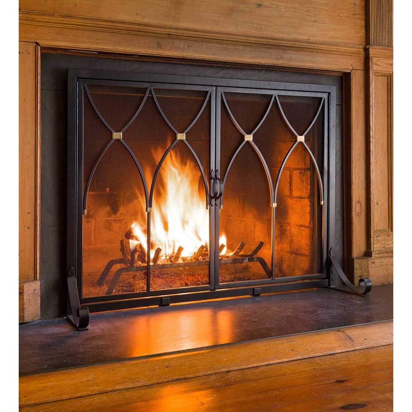 Plow & Hearth Small Winchester Fireplace Screen with Doors - Image 3