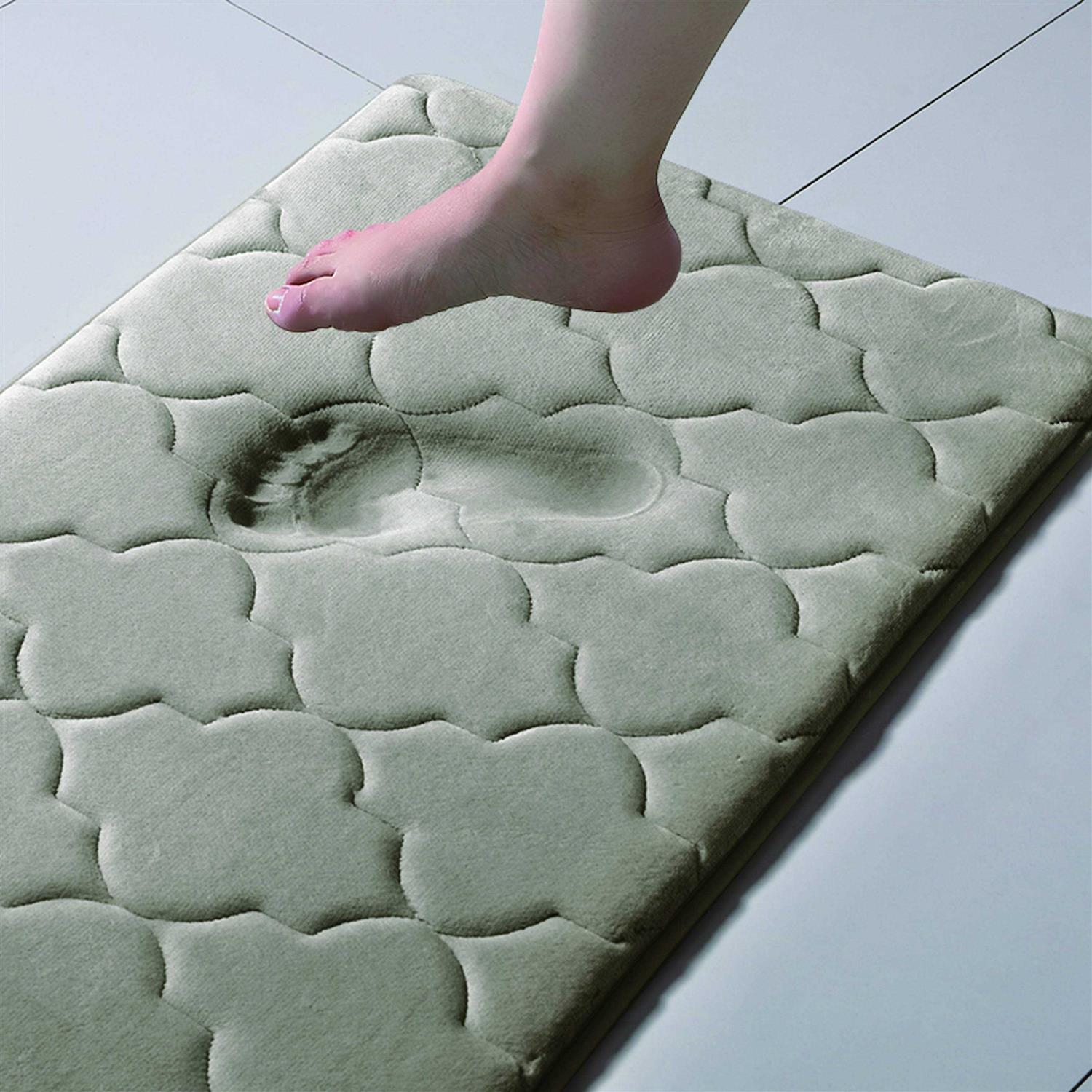 VCNY Home Amadora Quatrefoil Memory Foam Bath Runner - Image 3