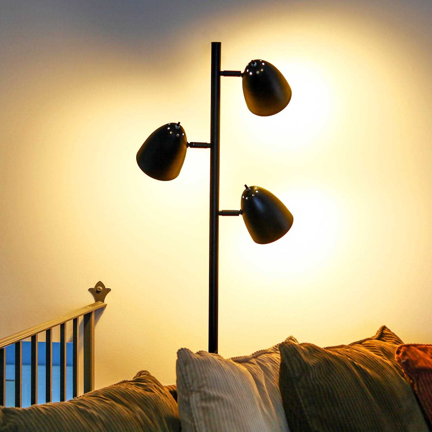 Brightech Jacob Floor Lamp LED - Image 5