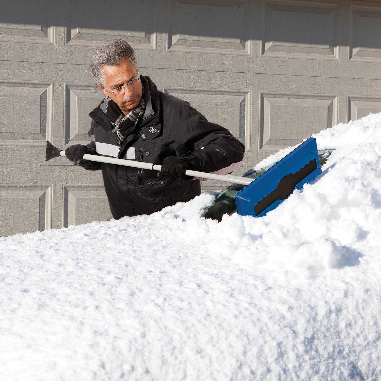 Snow Joe 2-in-1 Telescoping Snow Broom + Ice Scraper - Image 5