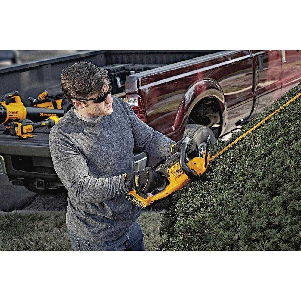 DeWalt 20V MAX Hedge Trimmer DCHT820B - Image 3