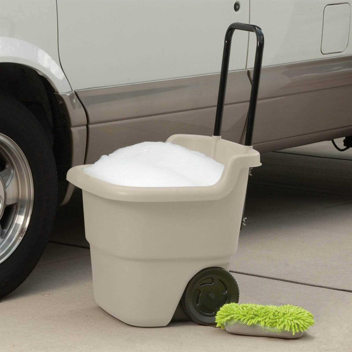 Suncast 15 Gallon Lawn Cart - Image 3