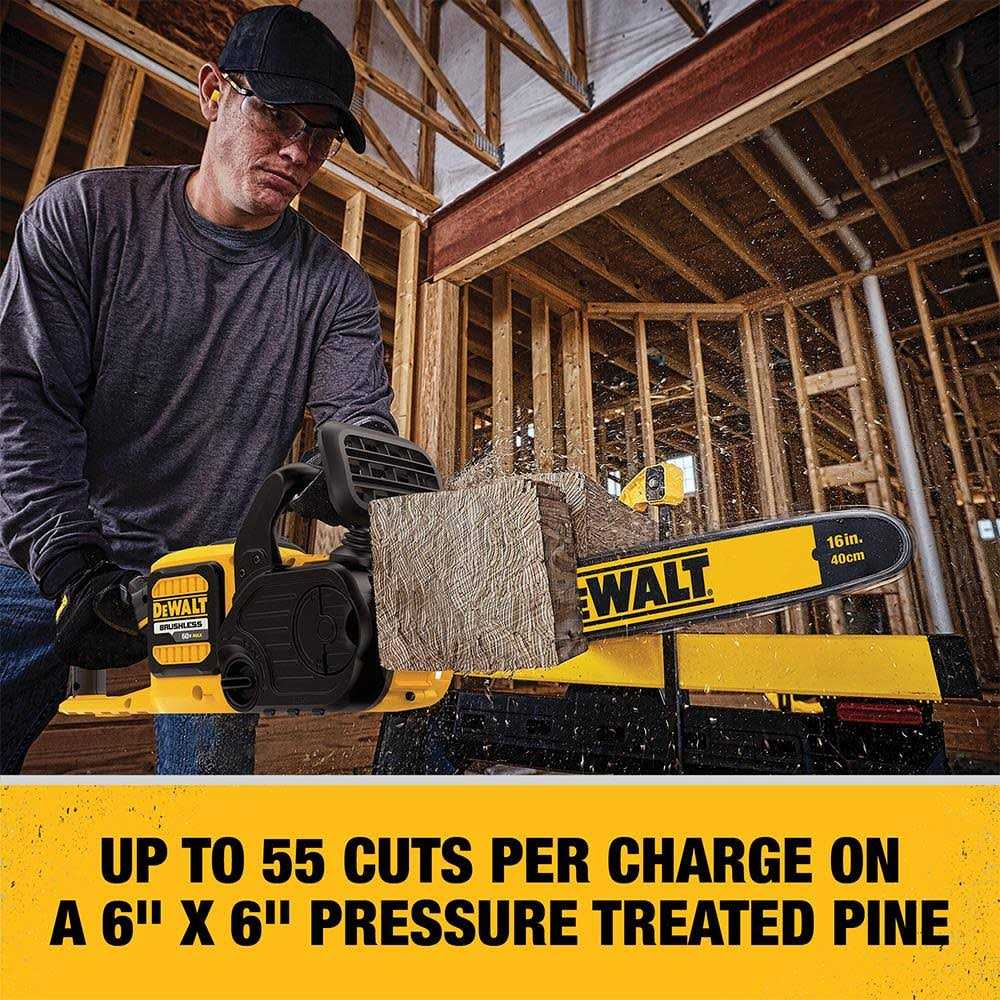 DeWalt FLEXVOLT 60V MAX* Brushless Chainsaw Kit - Image 3