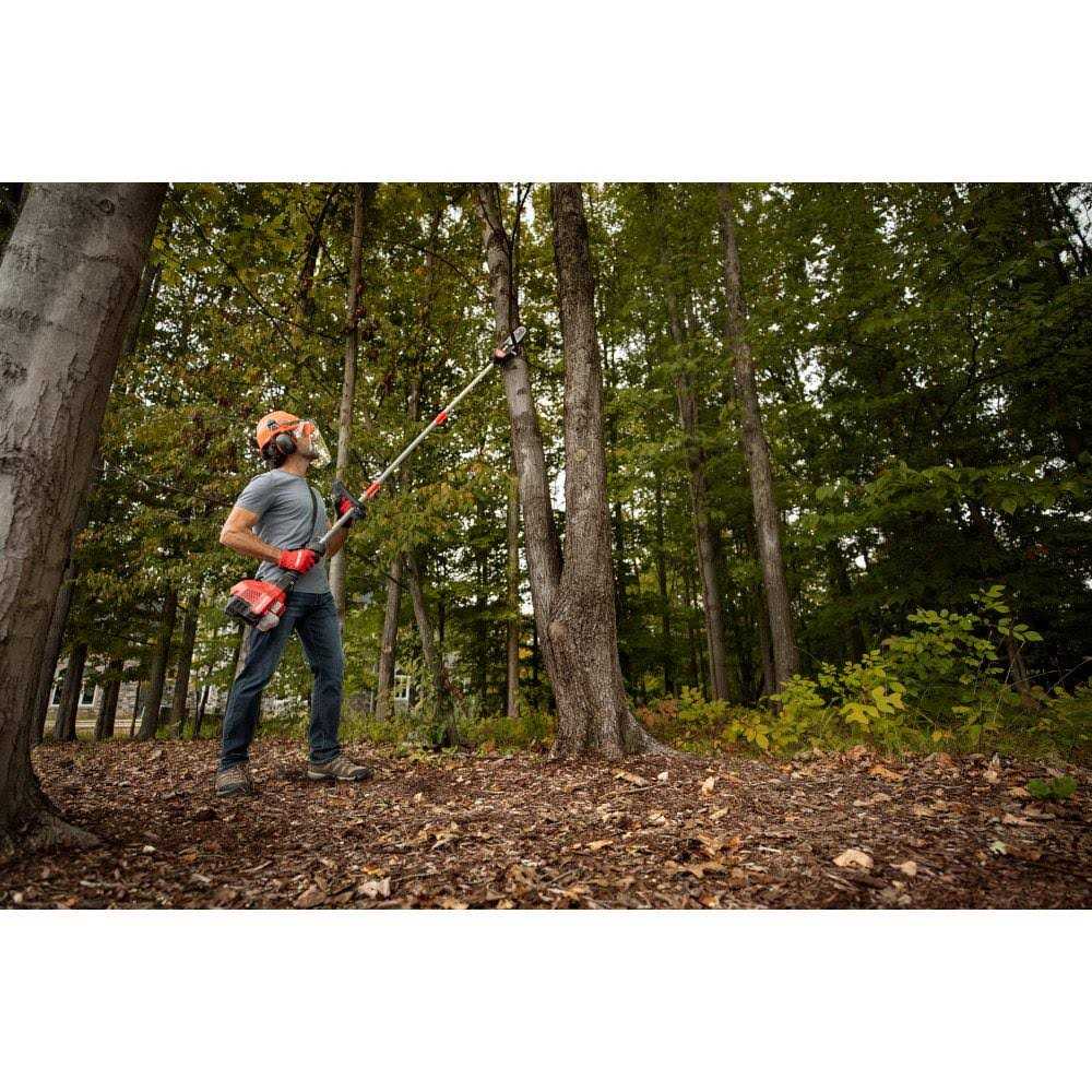 CRAFTSMAN CMXGJAMDPS25 P2100 10-in 25-cc 2-Cycle Gas Pole Saw - Image 3